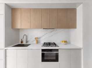 208 Delancey St #2A, New York, NY 10002