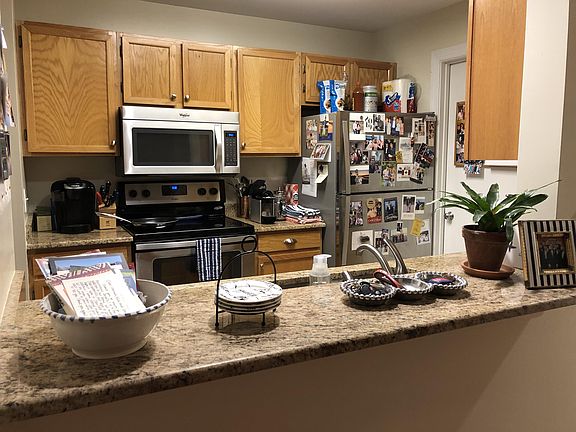 5th image of 2701 Selwyn Ave APT F