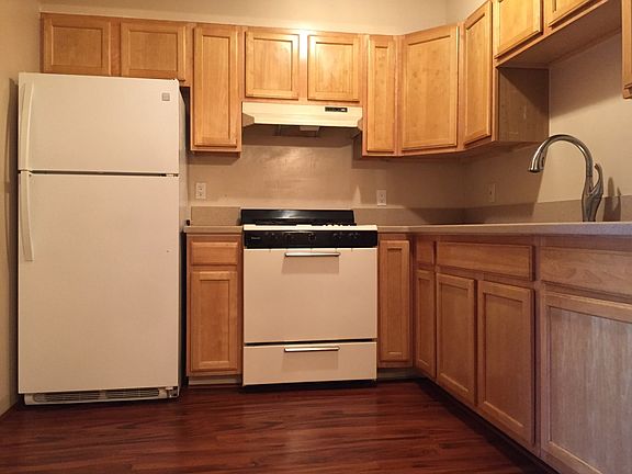 4th image of 124 Rockaway Ave #2