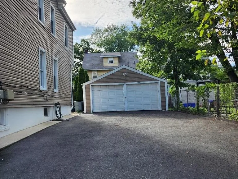 10 Westcott St #2 — Photo 2