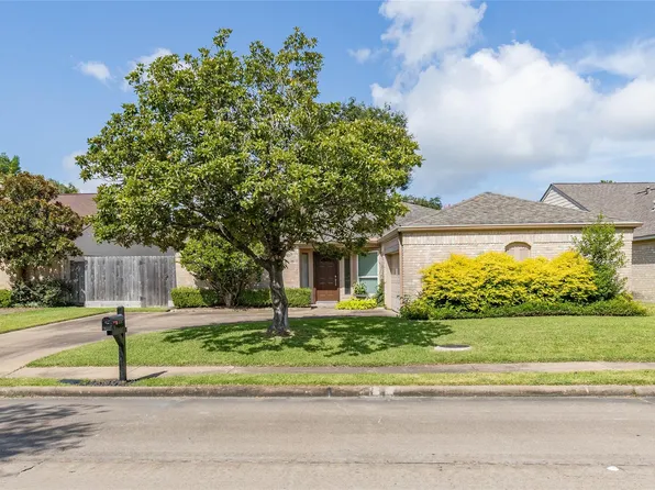 2118 Woodland Park Dr, Houston, TX 77077