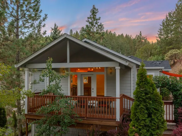 905 Hangman Way, Jacksonville, OR 97530