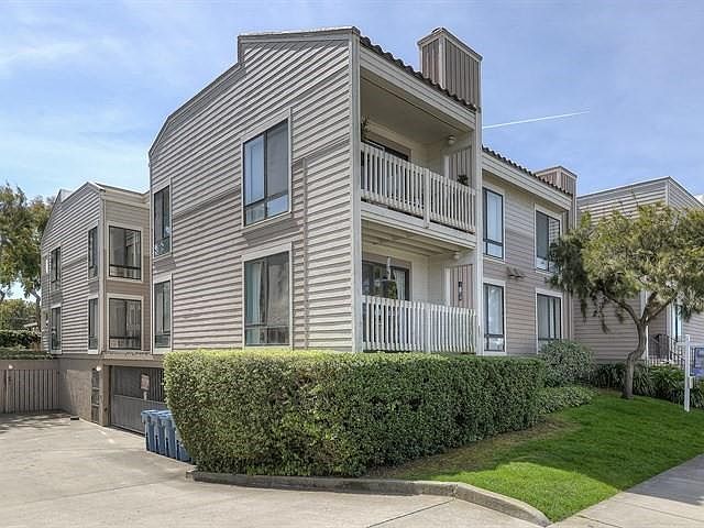 1st image of 448 Laurel Ave