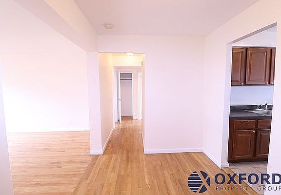 3rd image of 3415 Parsons Blvd APT 6P