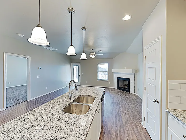 17657 Macarthur Park Dr — Photo 4