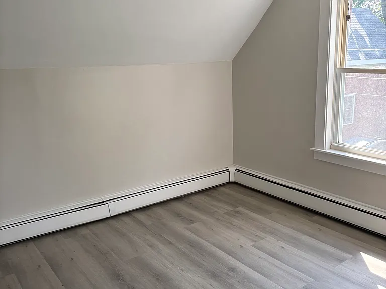 11 Central St — Photo 8