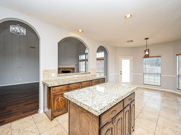 8135 Cove Timbers Ln — Photo 12