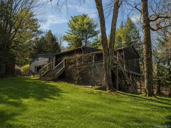 277 Creamery Rd, Swan Lake, NY 12783