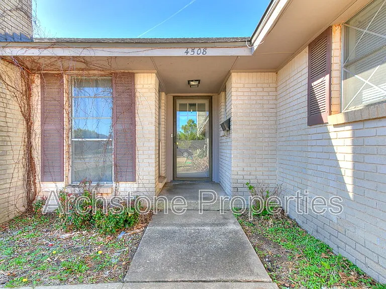 4508 NW 26th St — Photo 50