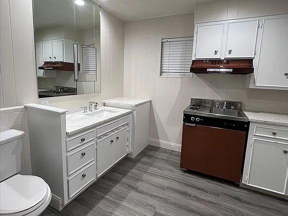 5th image of 2101 Brunson Ave #B