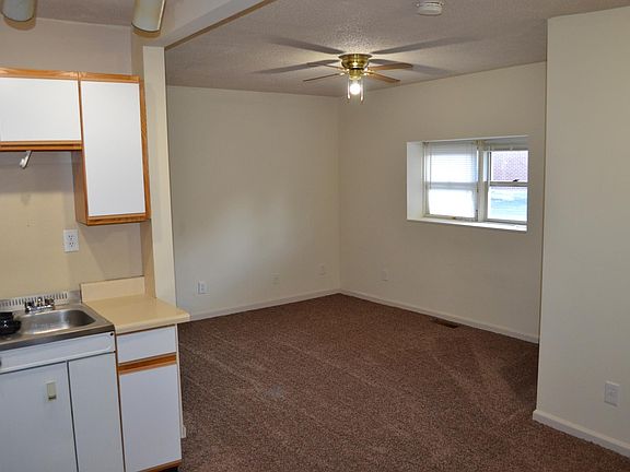 2nd image of 105 W Market St #C