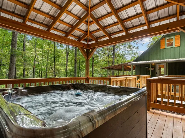 (undisclosed Address), Cosby, TN 37722