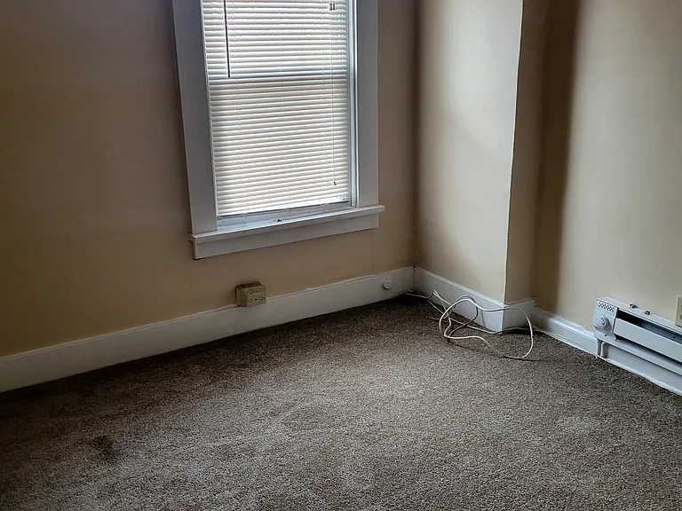 rear bedroom 3rd floor