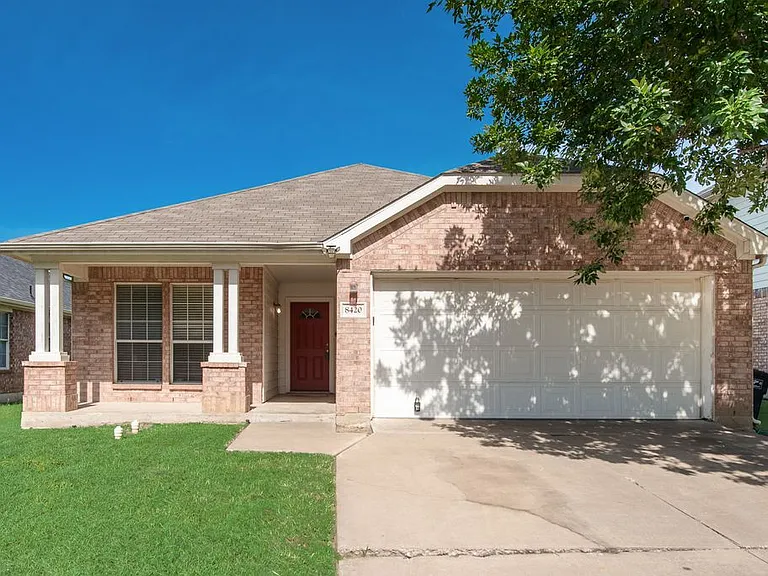 8420 Silverbell Ln — Photo 3