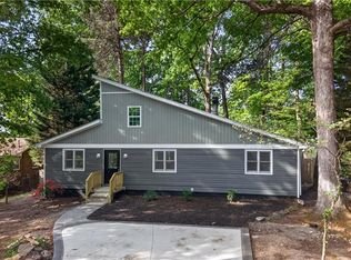 2913 Marthas Pl, Greensboro, NC 27408