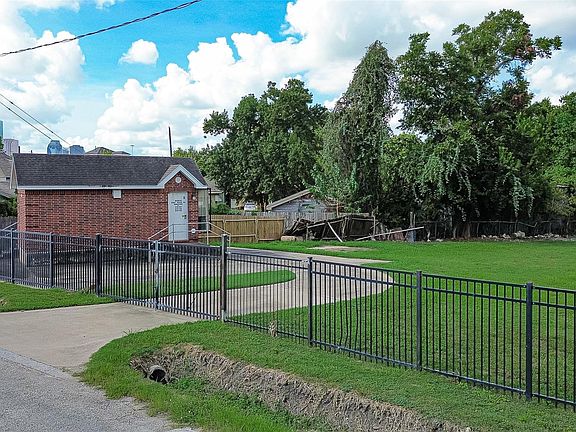 4th image of 2501 Ideal St