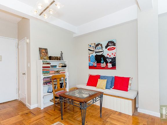 3rd image of 3050 Fairfield Ave APT 2C