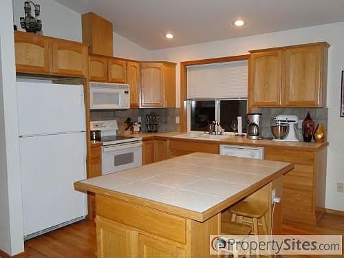 5th image of 17508 43rd Dr NW