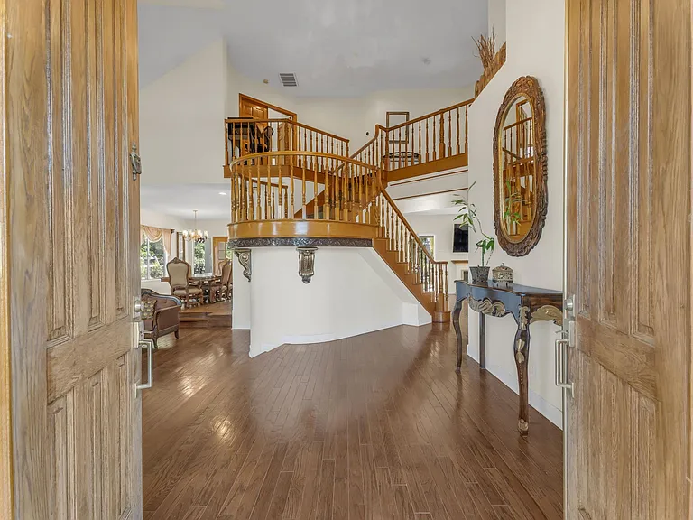 26940 Whitehorse Pl — Photo 3