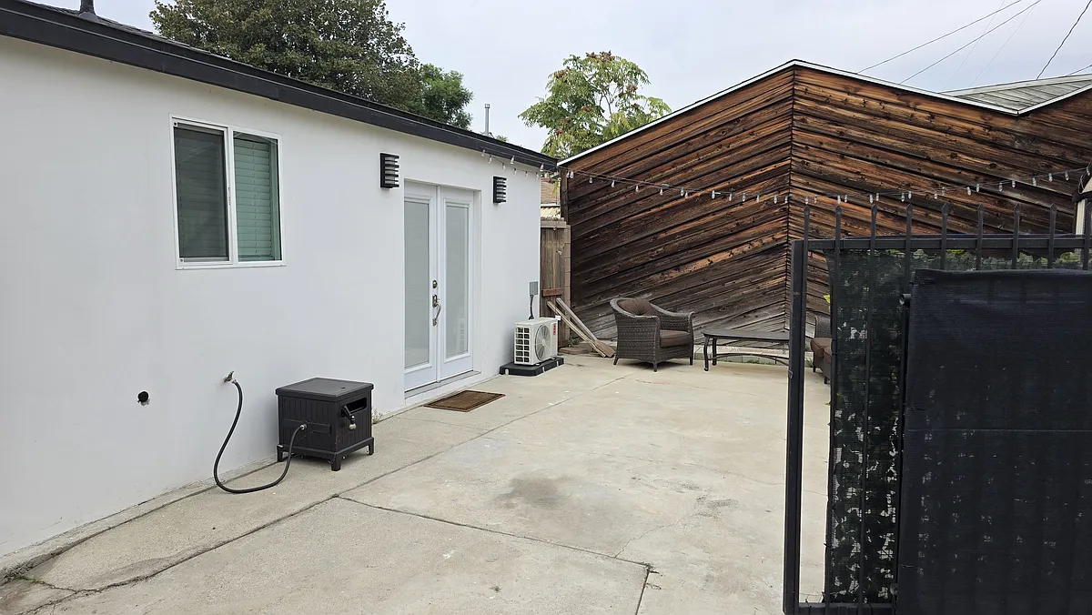 Building Photo - 1008 N Orchard Dr