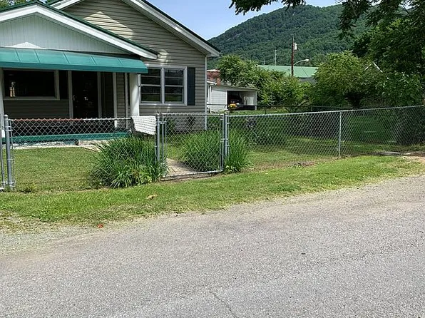 401 E River Blvd, Big Stone Gap, VA 24219