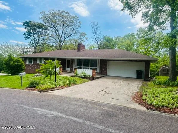 2 Herring Dr, Fulton, MO 65251