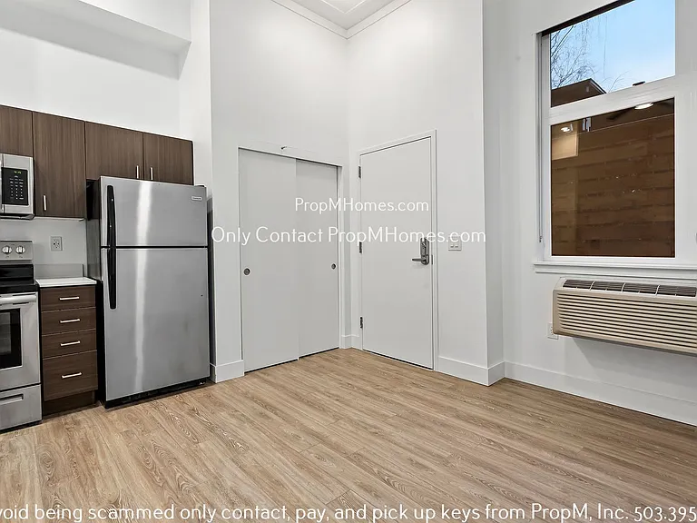 1825 SE 50th Ave #103 — Photo 3