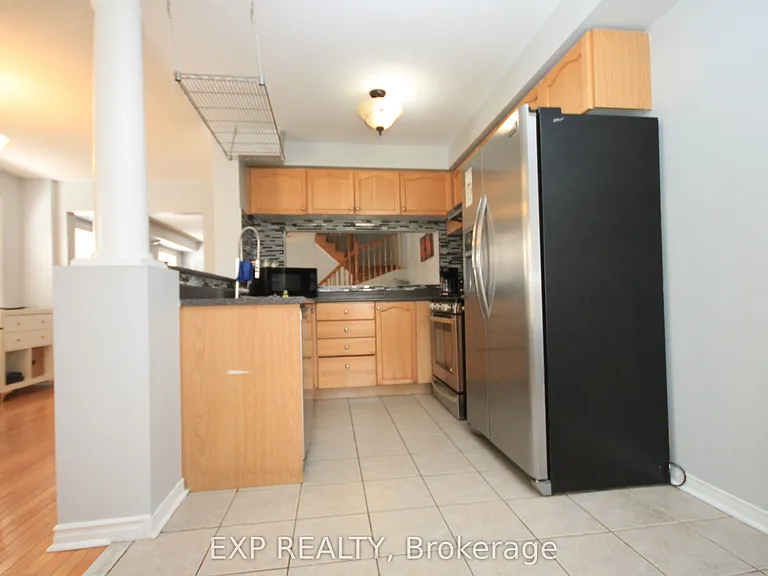 1318 Mowat Ln — Photo 10