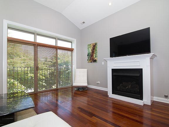 3rd image of 1606 N Nagle Ave #3
