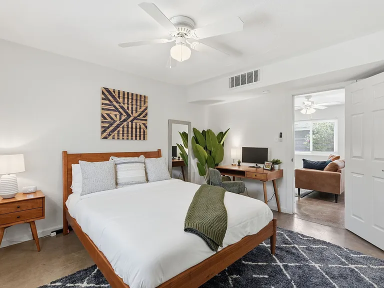 1421 E Roosevelt St #4 — Photo 15