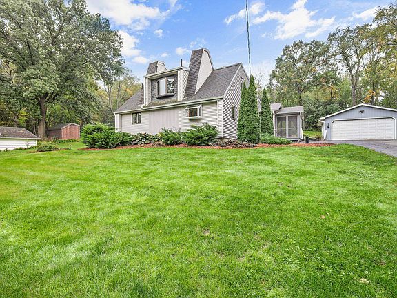 4th image of 3287 Brooklyn Dr