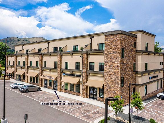 2nd image of 615 24th St #309