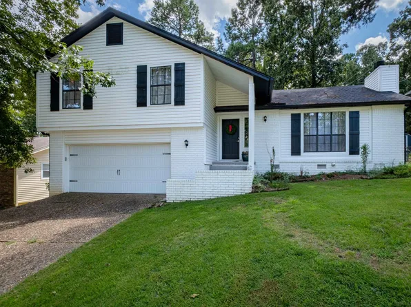 11723 Pleasant Forest Dr, Little Rock, AR 72212