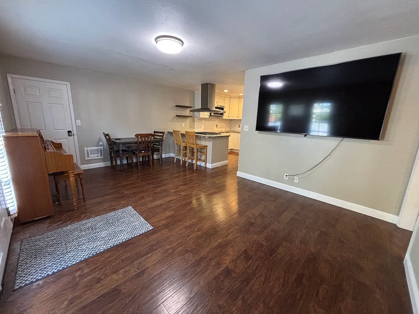 2 bed, 1335 sqft, $3,000 — Photo 3
