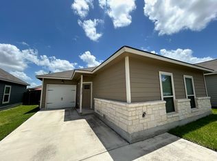 2037 N Ranch Estates Blvd, New Braunfels, TX 78130
