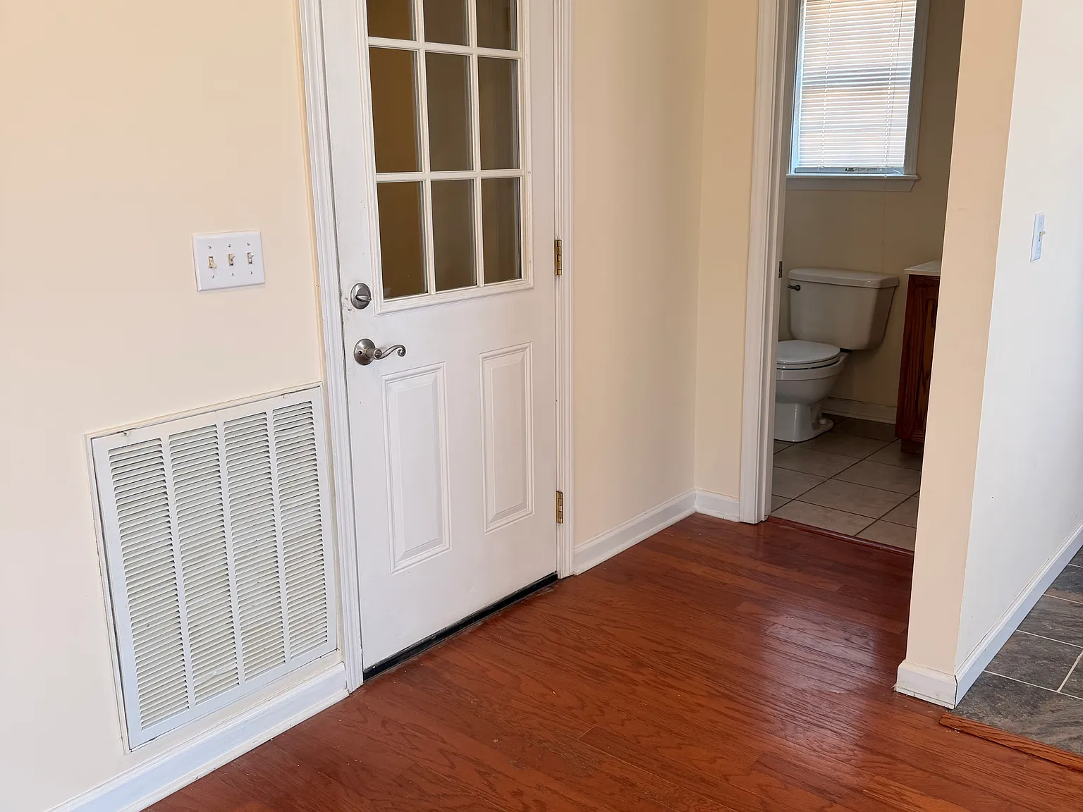 3 bed, 2.5 bath, 1600 sqft, $2,000 — Photo 4