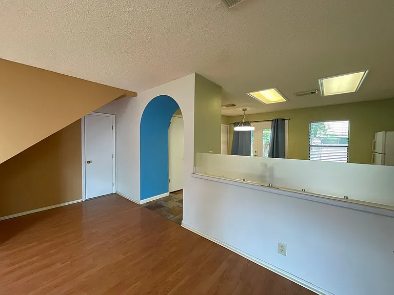 7926 Ruby Mdw — Photo 4