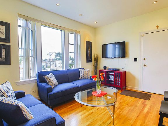 2nd image of 2403 N Hamlin Ave #3S