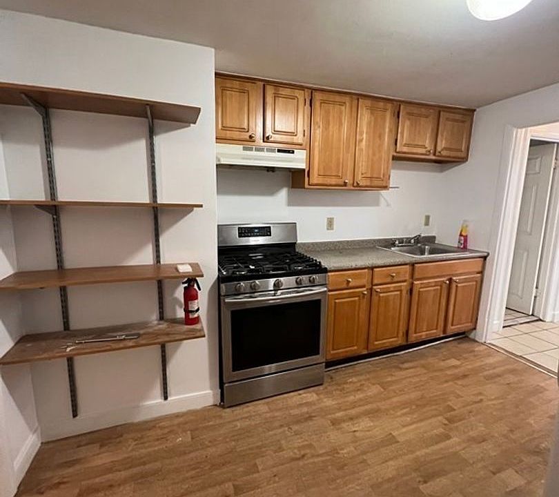 1st image of 55 Leyden St