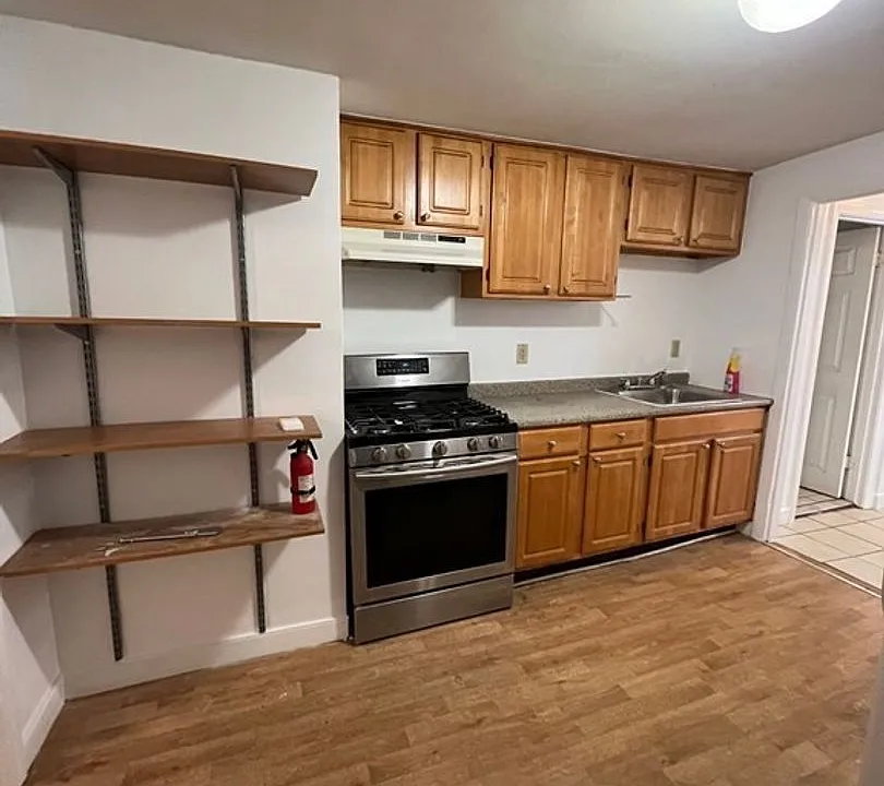 55 Leyden St