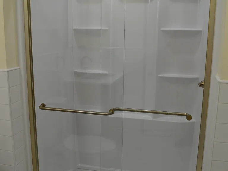 381 Madison Ave #1 — Photo 6