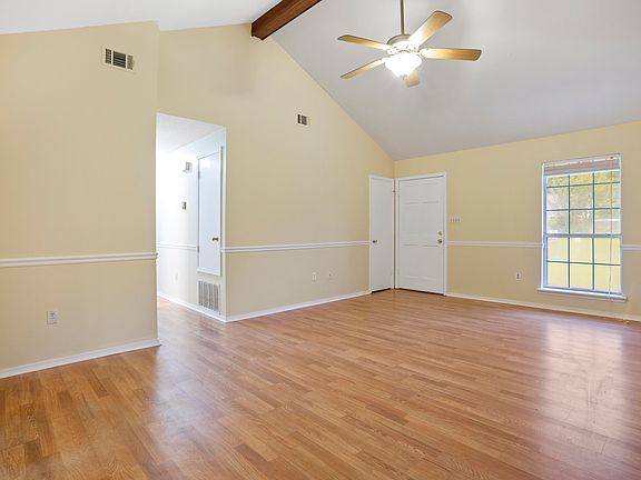 3rd image of 15129 Parkwood Dr N