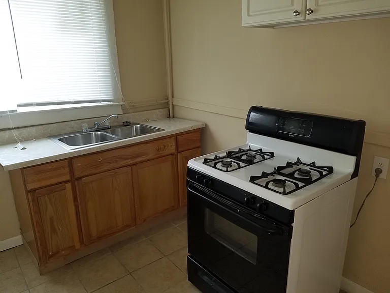 2142 Livernois Ave — Photo 5