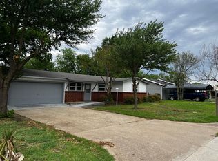 413 Hillcrest St, Mansfield, TX 76063