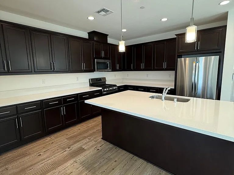2460 Cinnabar Dr — Photo 5