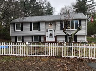 40 Larchmont Ave, Taunton, MA 02780