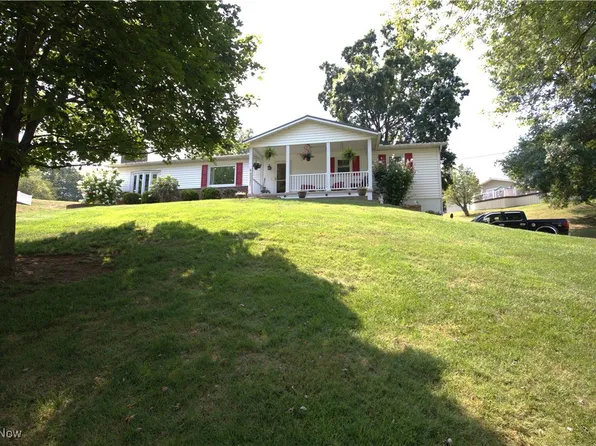 4 Manor Dr, Cambridge, OH 43725