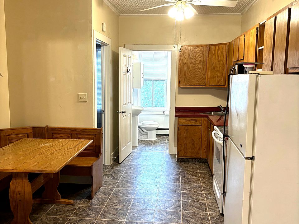 1st image of 510 2nd Ave NE #4