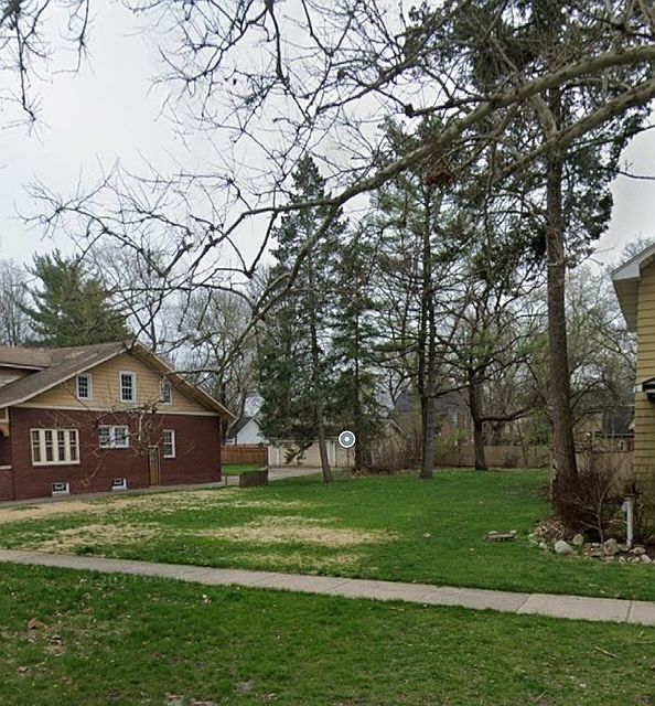 2nd image of 922 Garfield Ave