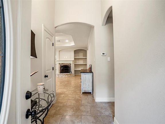 4th image of 2108 Bershire Dr